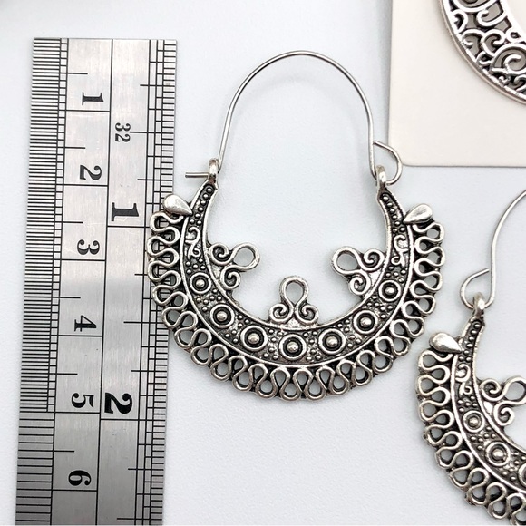 Bali Style Openwork Filigree Silver Tone Hoop Earring Lot Crescent Huggie Boho - Picture 11 of 15